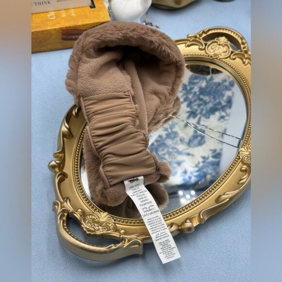 🆕 ALO YOGA 🧿 NWOT Faux Fur Ear Warmers - Toasted Almond - Picture 16 of 16